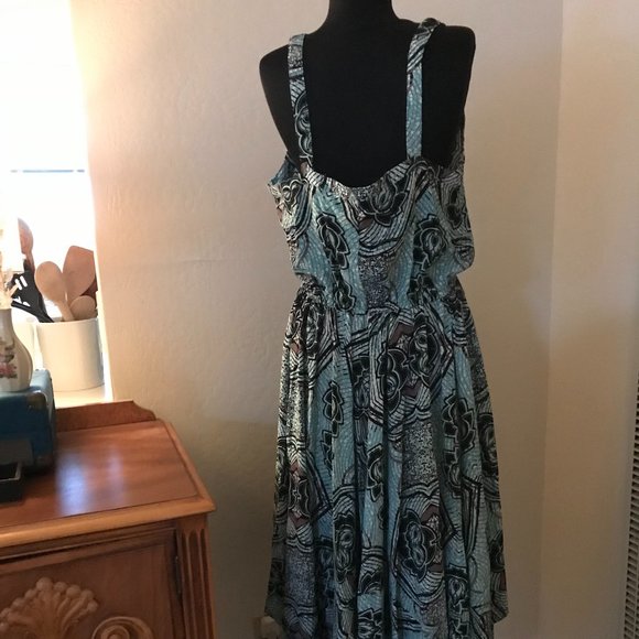 H & M Handkerchief hemline paisley dress Size 14 - Picture 2 of 6